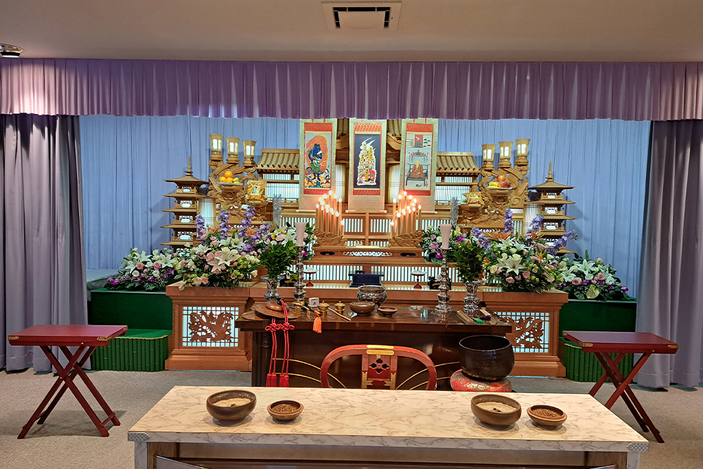 家族葬の花水木 阿南加茂谷メモリアルホール祭壇