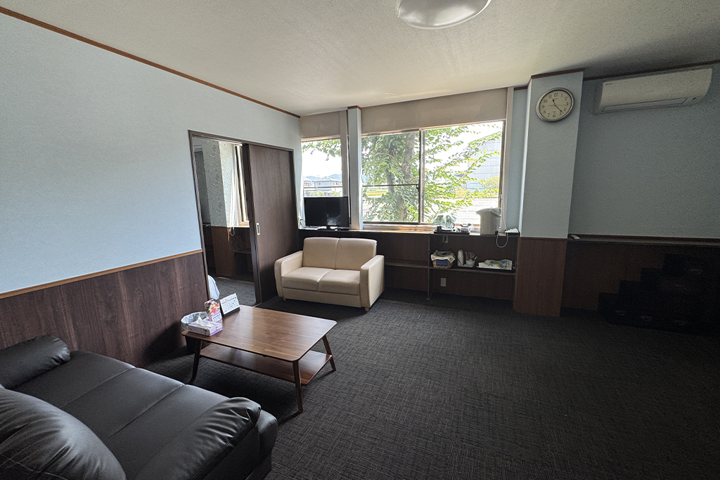 家族葬の花水木　さぬき河田大川セレモニー会館リビング
